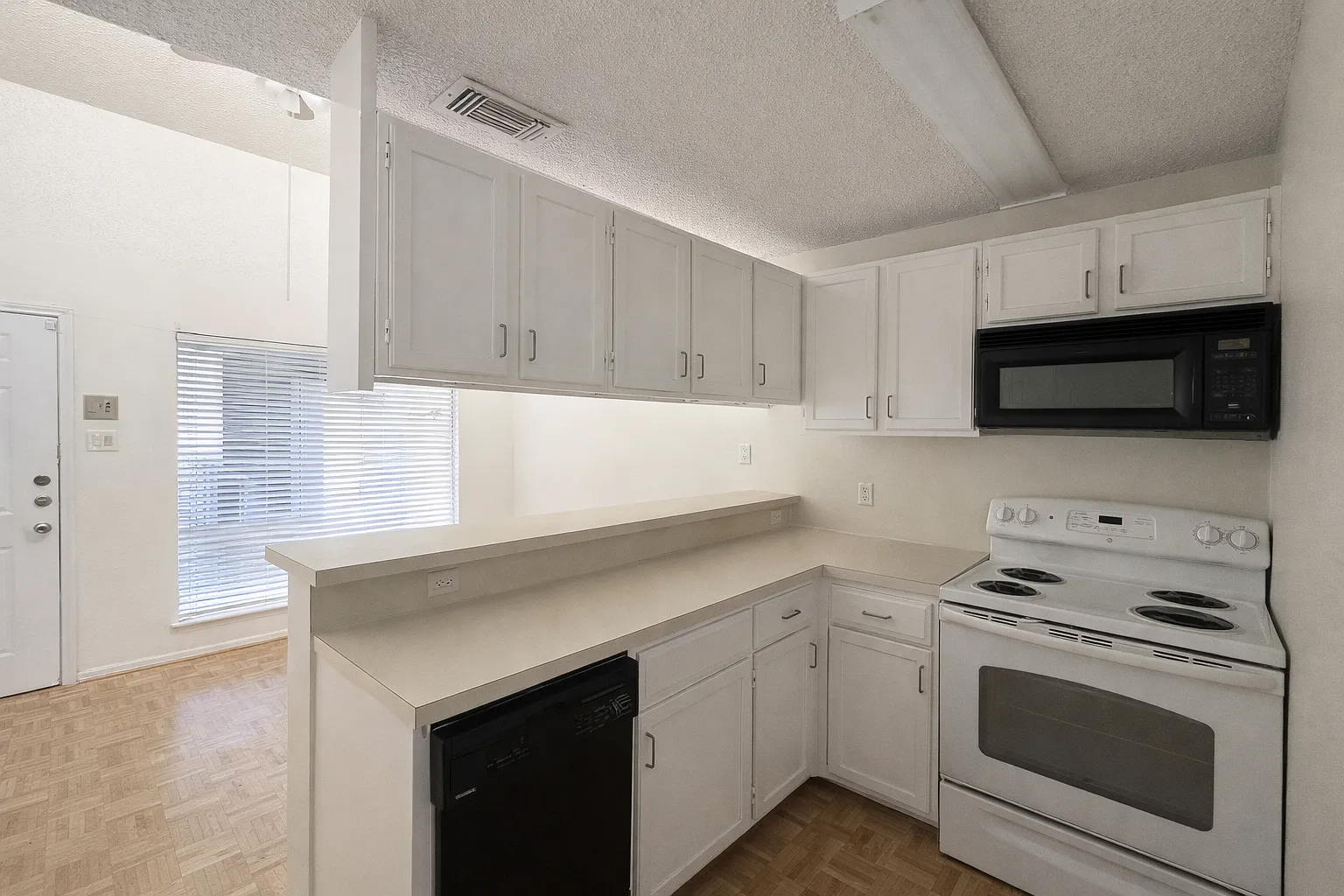2815 Rio Grande St Apt 205 — Photo 2