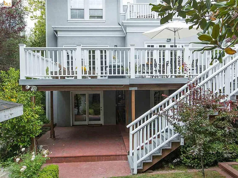 16 Craig Ave — Photo 24
