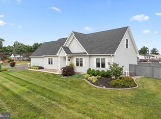 1549 W County Line Rd, Hatboro, PA 19040