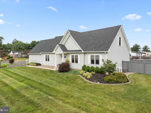 1549 W County Line Rd, Hatboro, PA 19040