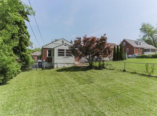 9032 Guthrie Ave, Saint Louis, MO 63134