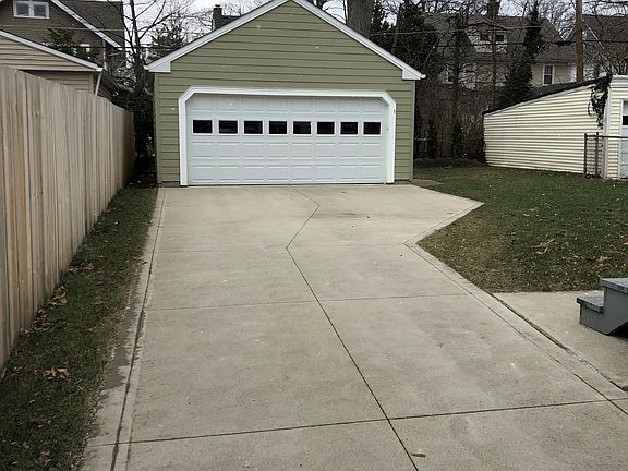 3rd image of 1591 Lakeland Ave