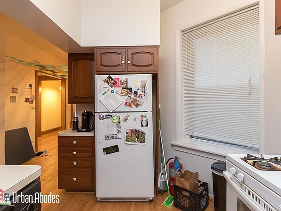 4th image of 3826 N Kenmore Ave #Ua1
