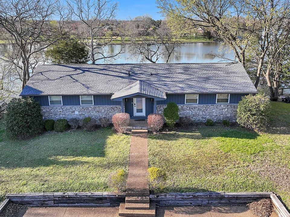 1st image of 939 Aqua Dr