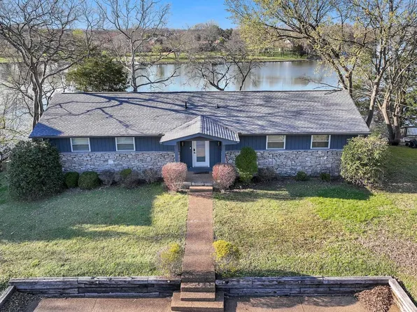 939 Aqua Dr, Gallatin, TN 37066