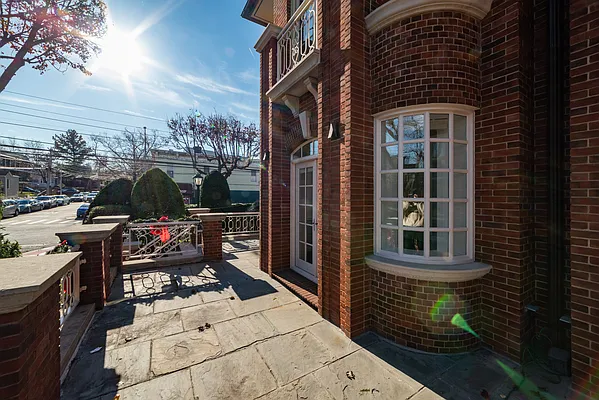 Rented by Joel Scharf, LREB | media 10