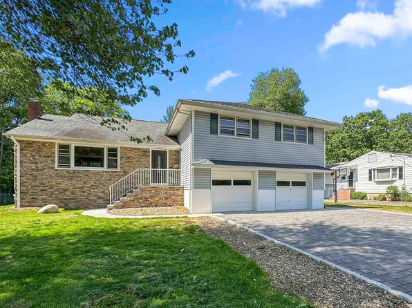 5 Carl Dr, Fairfield, NJ 07004