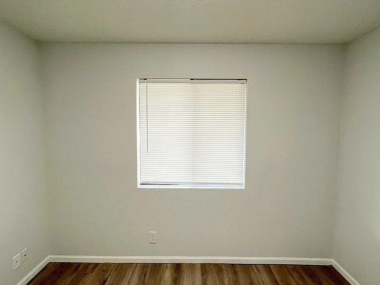 4915 Huntington Ave #6 — Photo 17