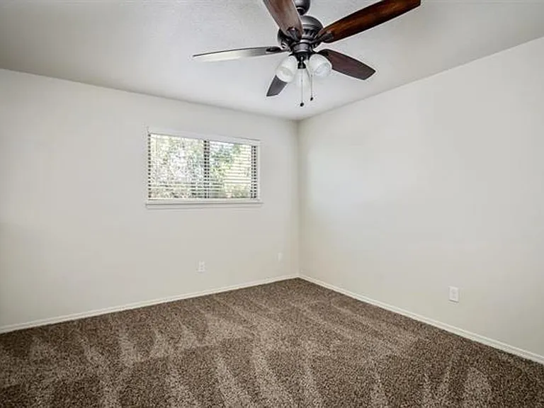 111D Rhonda St — Photo 15