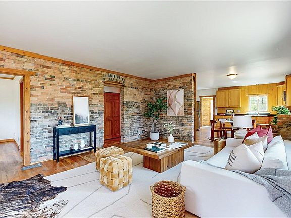 2nd image of 609 Boyd Street