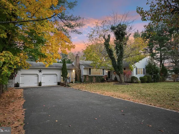 12 Jennings Rd, Medford, NJ 08055