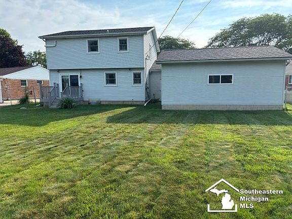 3rd image of 135 Crampton Dr