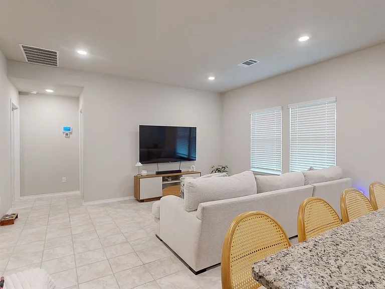 1212 Rolling Thunder Dr — Photo 17
