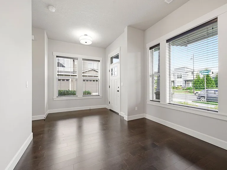 3485 SE Birchleaf St — Photo 8