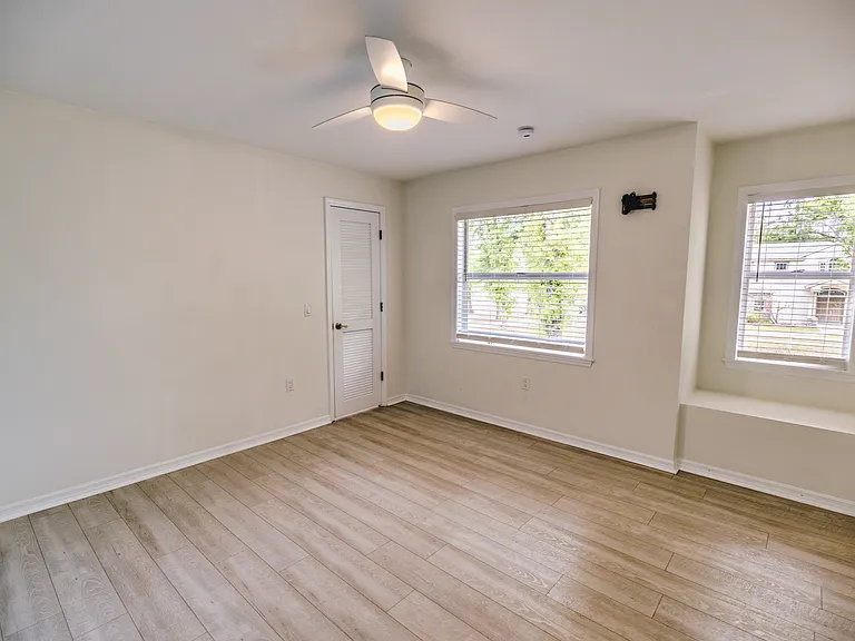 2119 Shady Oaks Dr — Photo 37