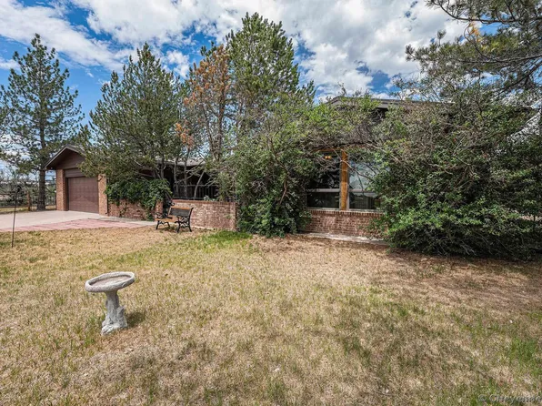 7211 Astronaut Dr, Cheyenne, WY 82009