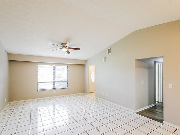 5th image of 2496 SW Falcon Cir