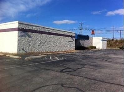 1st image of 1555 Michigan St