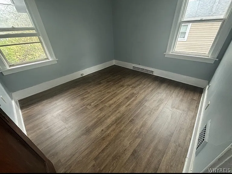 154 W Winspear Ave #S — Photo 6