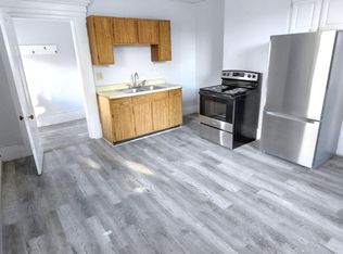 28 Grove St #2, Littleton, NH 03561