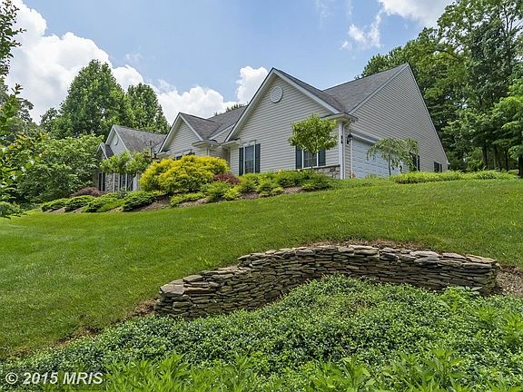 3rd image of 9A Harwood Dr
