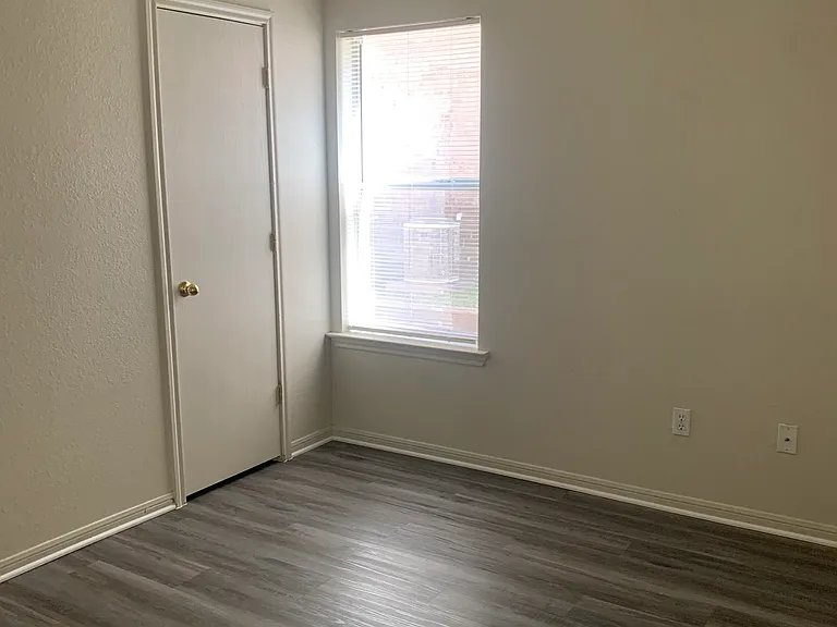 330 S 40th St #B — Photo 8