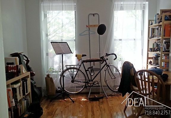 3rd image of 465 17th St #3