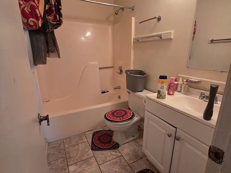 109 Howell Way #4 — Photo 7