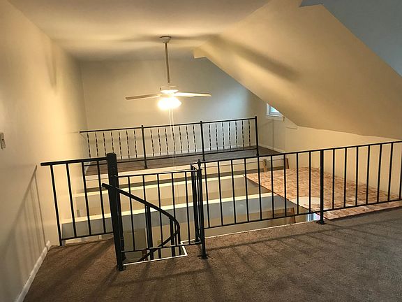 5th image of 733 Ashland Ave APT 3