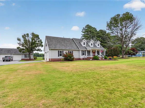 554 E Glen Haven Dr, Suffolk, VA 23437