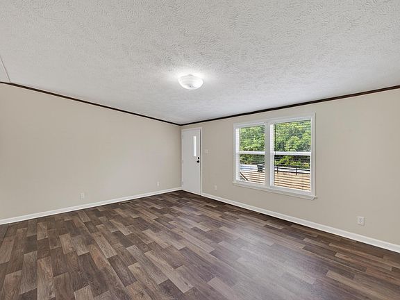 4th image of 258 Wheat Road