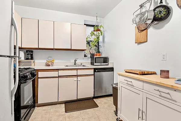 Rented by Corcoran | media 5