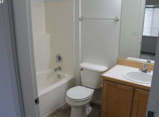 8649 NE Tennyson Ln, Hillsboro, OR 97006