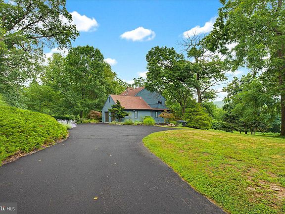 4th image of 4065 Deerhill Dr