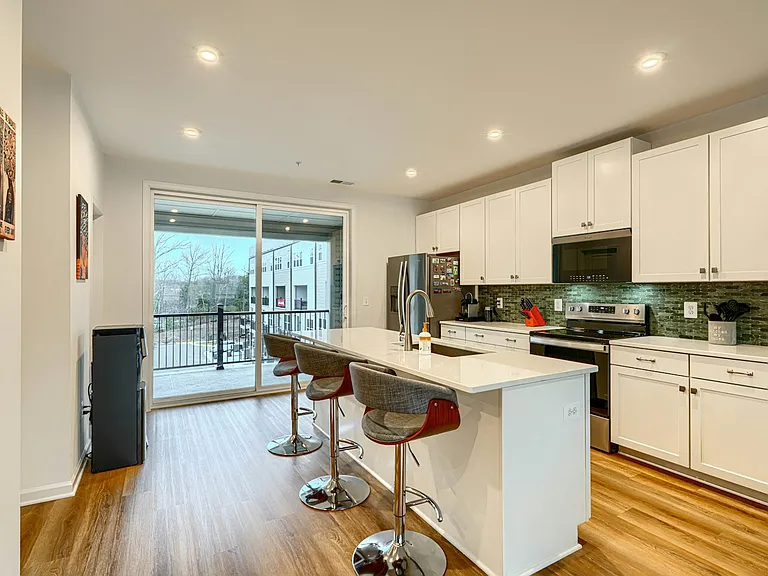 2596 Neabsco Common Pl — Photo 11