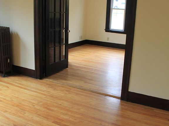 4th image of 121 Illinois St APT 2