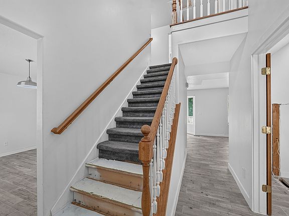 4th image of 1332 N 2350th St E