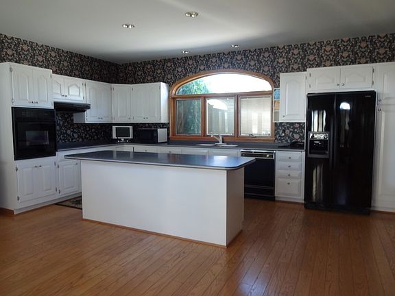 4th image of 4369 Clarke Dr