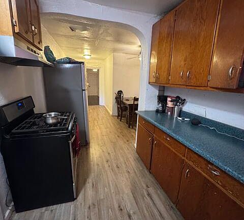 3rd image of 701 E 6TH Street