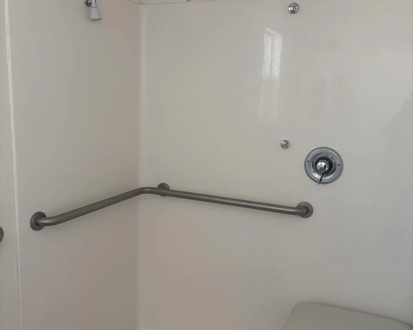 1 bed, 1.0 bath, 400 sqft, $900 — Photo 4