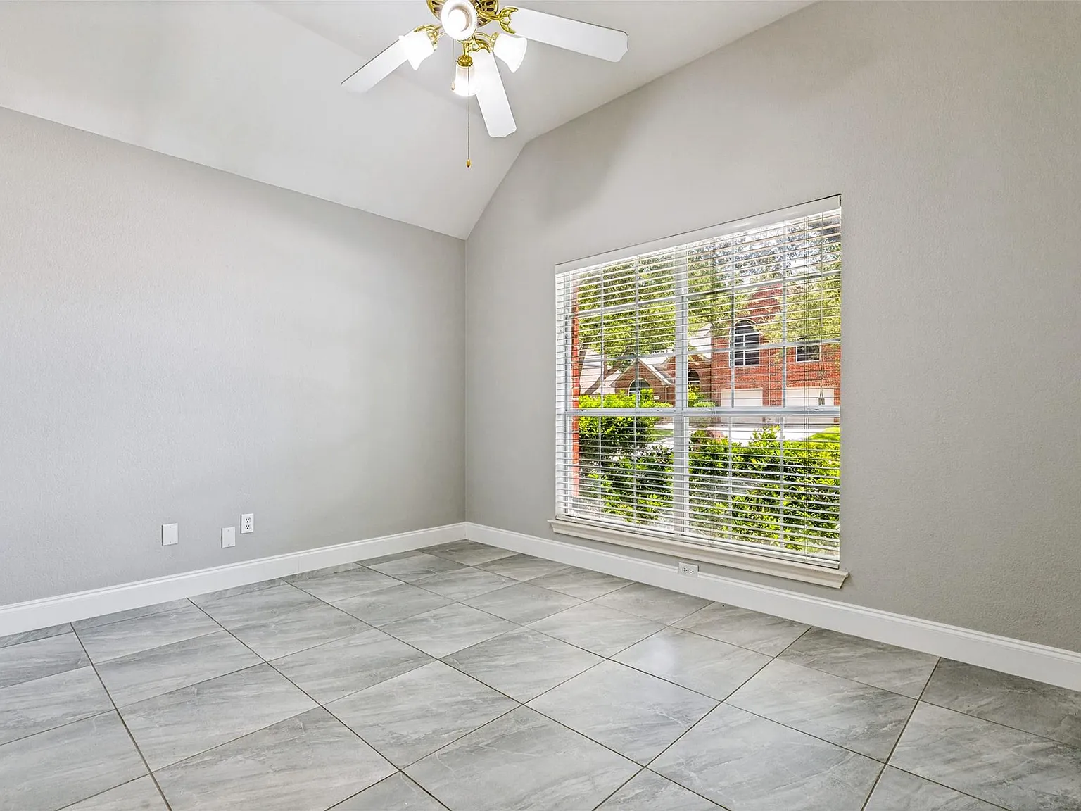 110 Falcon Creek Drive — Photo 3