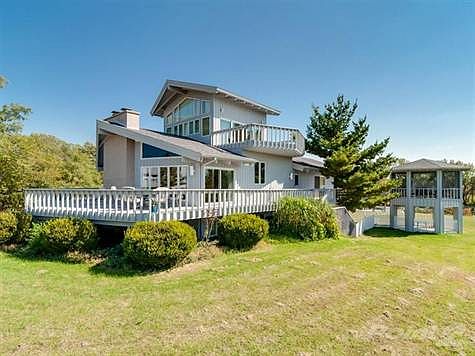 1st image of 301 Marquette Dr