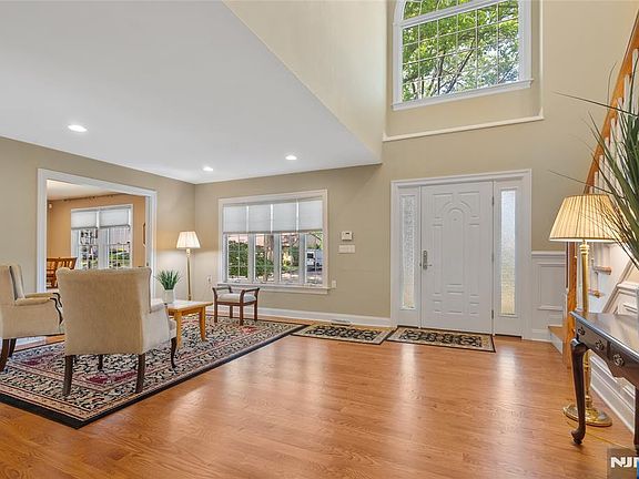 3rd image of 28 Demarest Rd