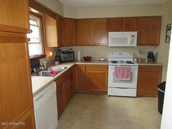 2nd image of 115 Clayton Ave