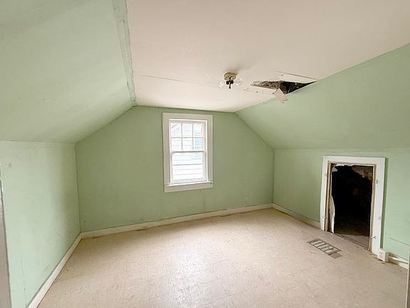 5th image of 117 Plain Street