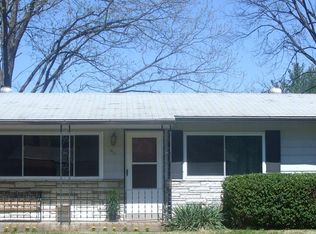 911 Altavia Dr, Hazelwood, MO 63042