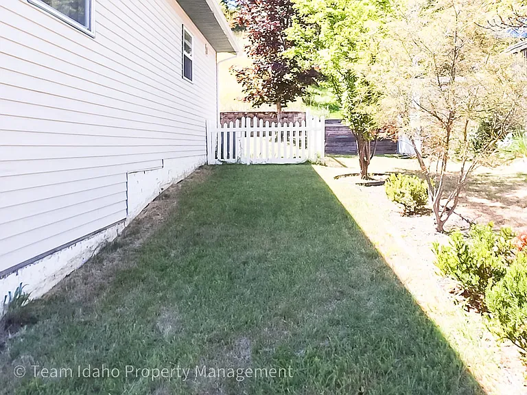 643 Northwood Dr — Photo 9