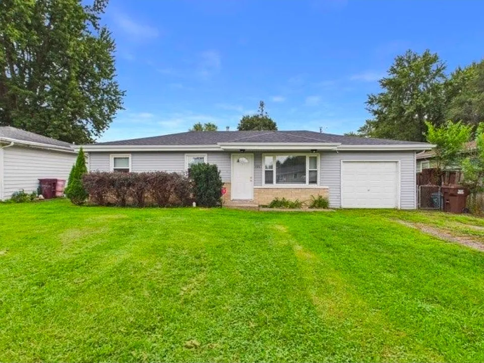 121 Marquette Rd