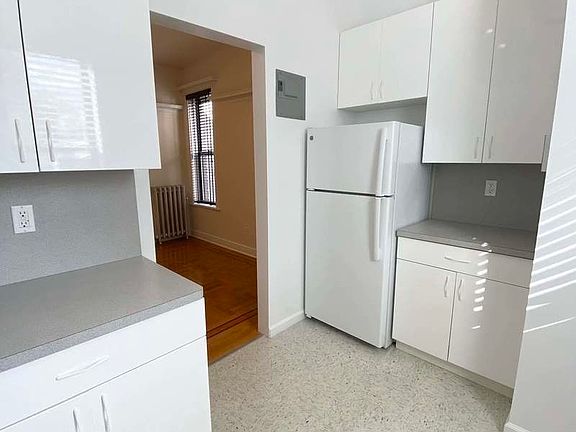 5th image of 315 8th Ave APT 17
