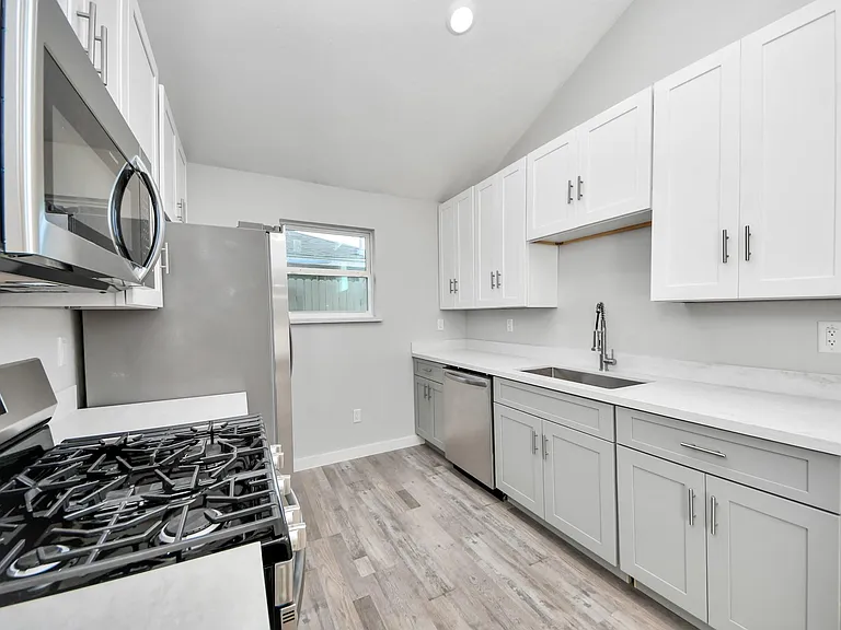 6201 Batterson St — Photo 12